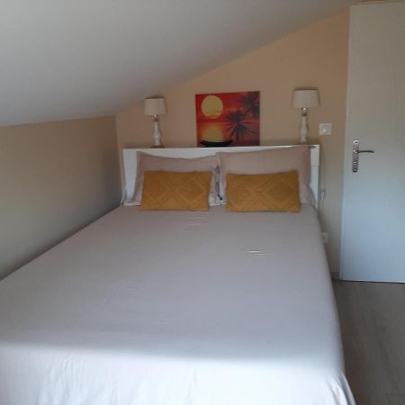 Superbe appartement dans résidence privée au calme Amplepuis Extérieur photo
